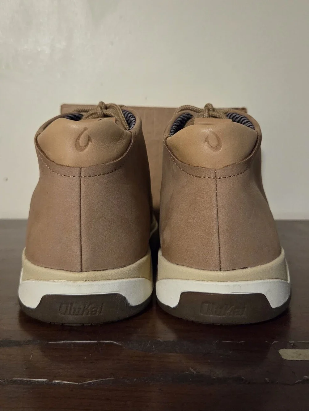OluKai Papaku Ili Leather Chukka Boots Tan Men’s Sz 13 Worn Once